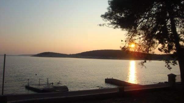 Seaside Dunka Apartment Martinšćica Dış mekan fotoğraf